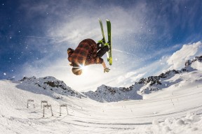 开云体育平台APP-欧冠半决赛之夜，切特持续制造杀伤，当冷静成为最锋利的武器