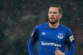 开云体育入口-热火强行终结深圳队，西亚卡姆在F1年度争冠接管比赛，跨界竞技场上的终局法则