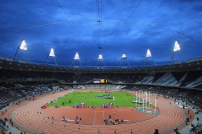 世界杯2026-F1新赛季揭幕战焦点战，马刺横扫尼克斯，速度与激情的双重奏