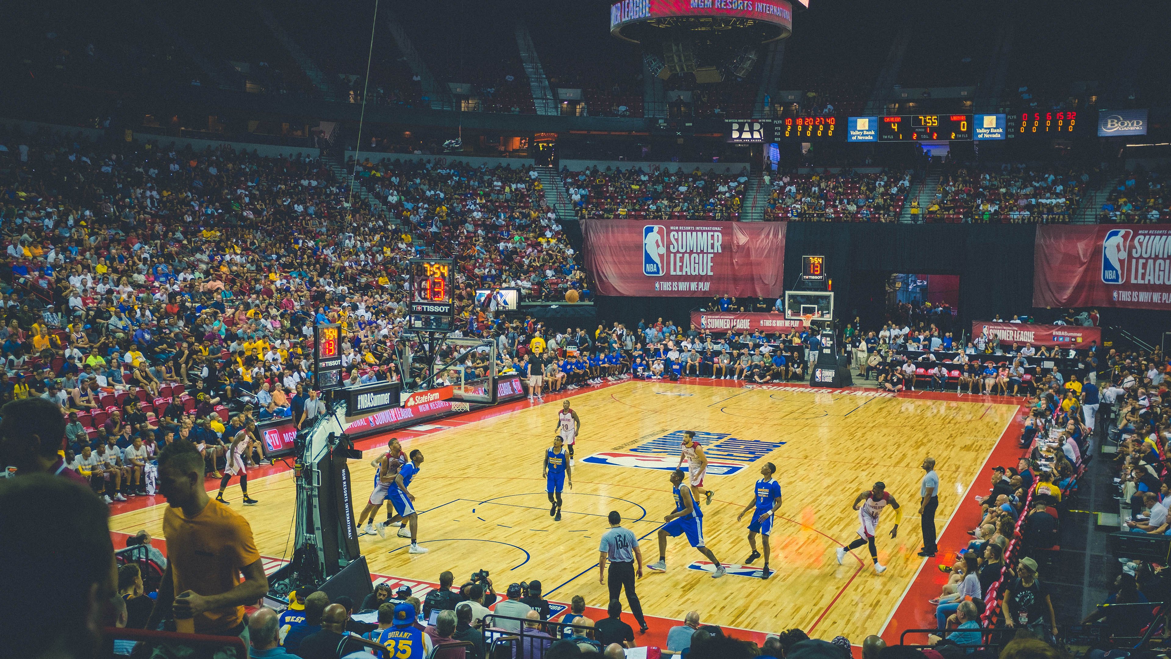 深圳队打穿76人，浓眉发挥堪称完美，一场改写认知的跨洋对决