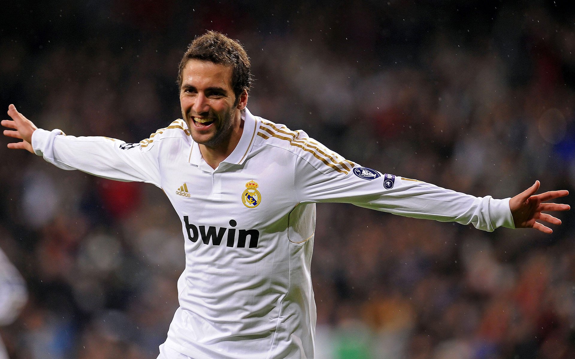 冰与火的对决，世界排名争夺战中，小国如何碾碎足球巨人？